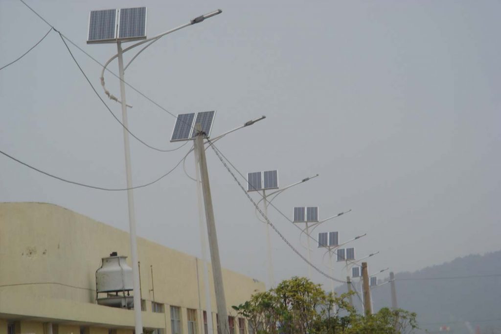 Уличные светильники на солнечных батареях
