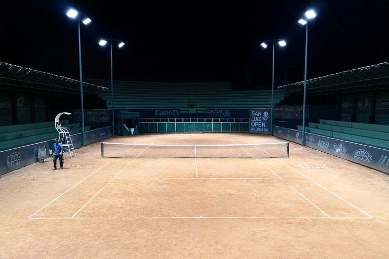 Серия M спортивные светильники для освещения теннисных кортов в Мексике