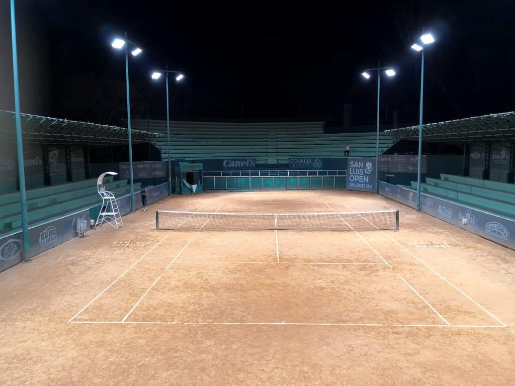 Проект освещения теннисного корта в Мексике,
Освещение спортивной площадок