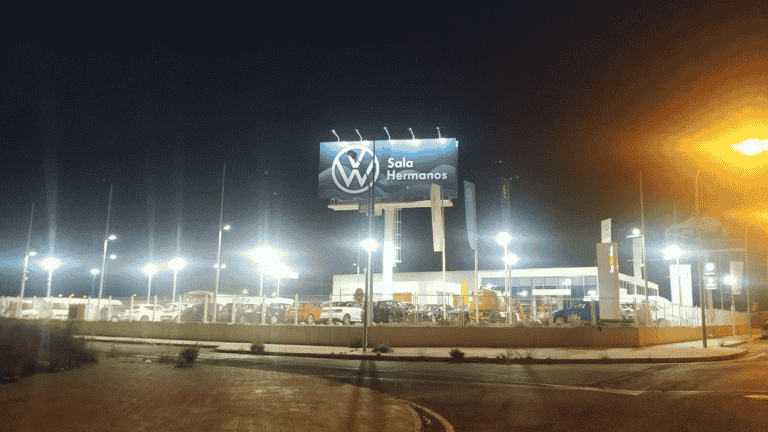 Руководство по освещению рекламного щита | Рекламное освещение