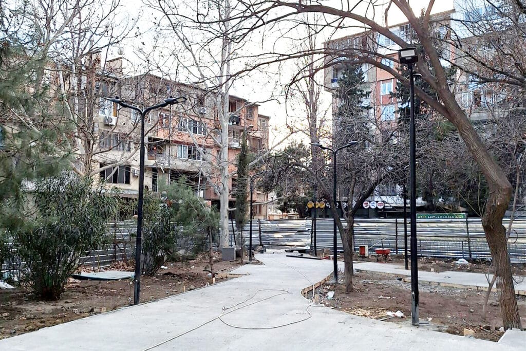 Освещение пешеходных дорожек