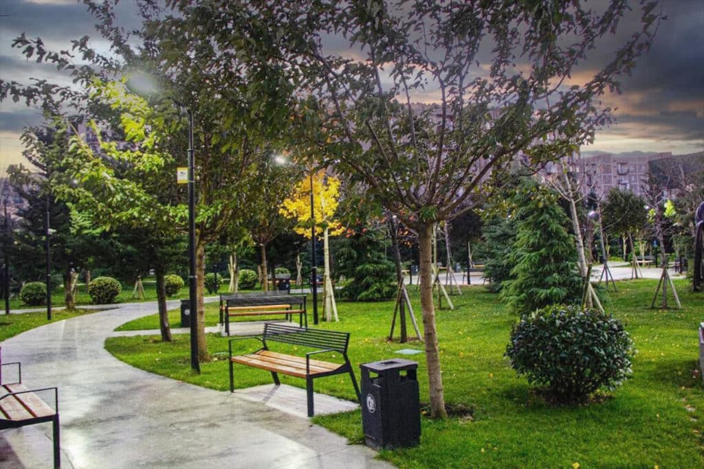 Освещение пешеходных дорожек